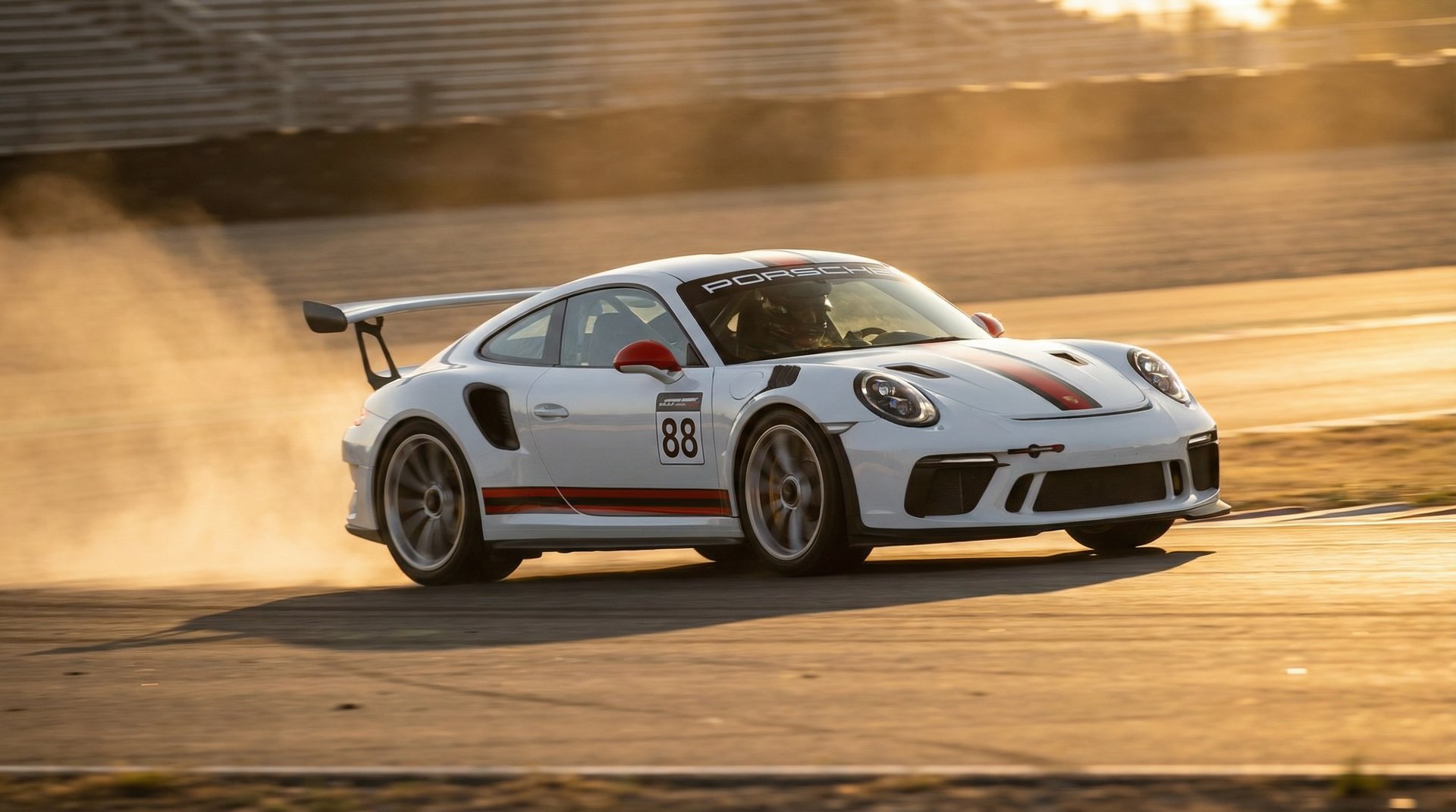 蜜桃传媒跑车视频